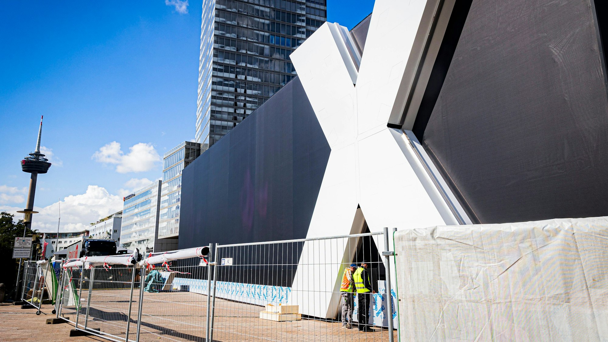 bei der Digital X wird gerne groß gedacht. Die Messe startet am Mittwoch offiziell.