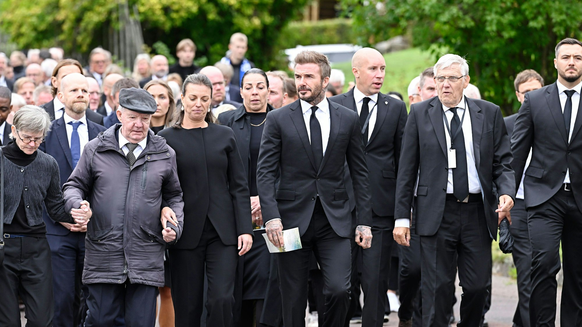 Unter den rund 600 Gästen in der Kirche waren Erikssons Familie, Beckham und der frühere englische Nationalcoach Roy Hodgson.