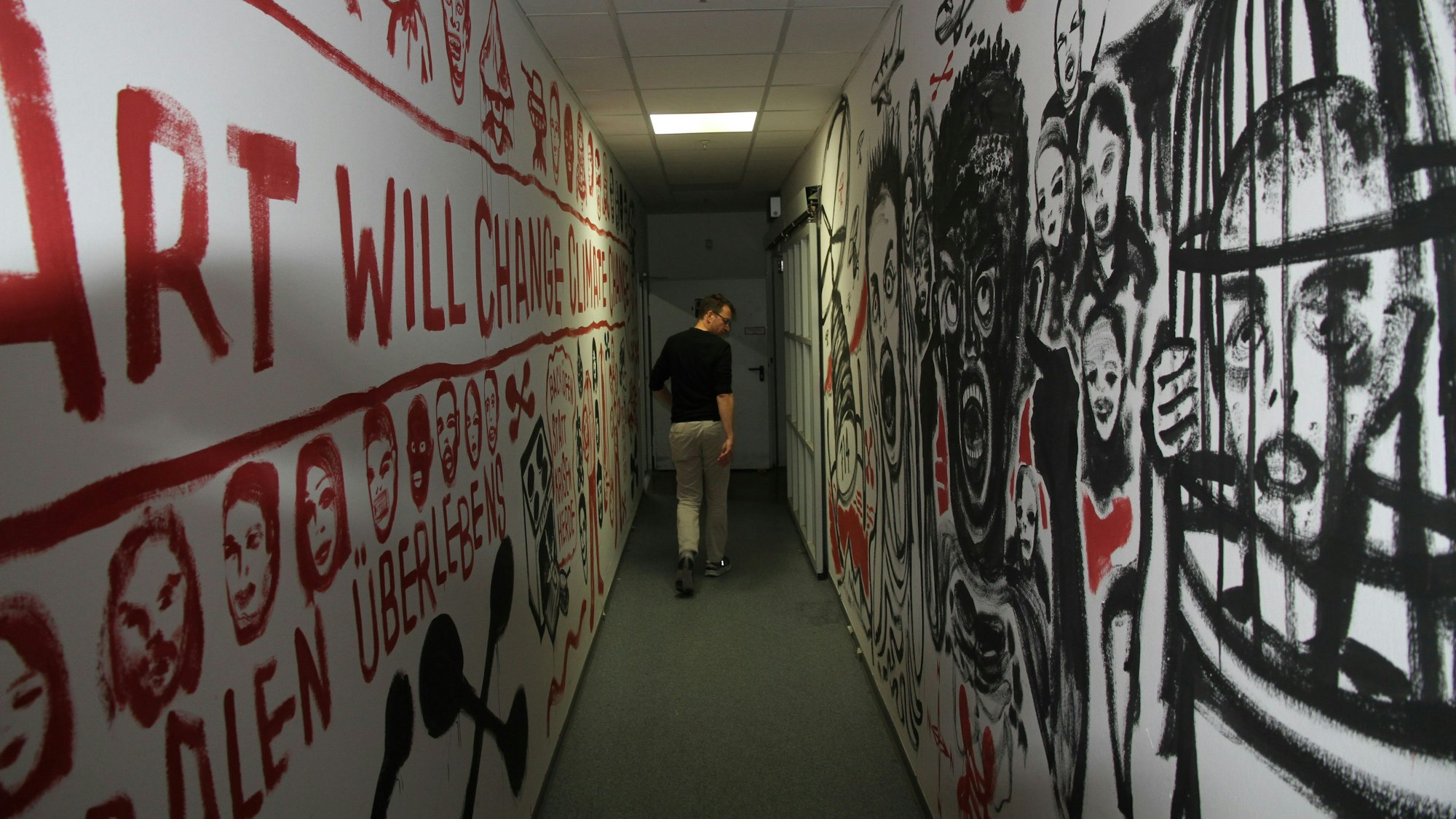 Malerei an den Wänden eines Flurs