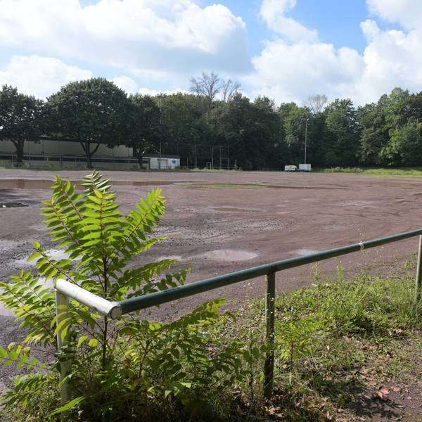 Der Sportplatz an der Paffrather Straße, in der Nähe des Stadions.