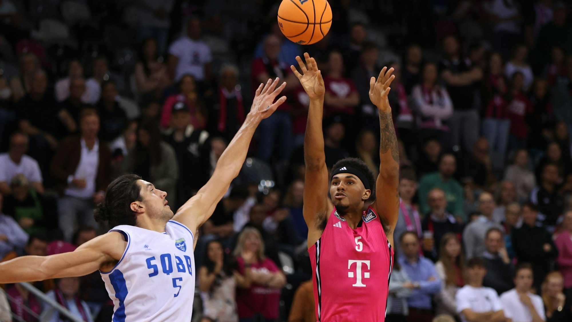 William Pfister (Saint Quentin), Rivaldo Soares(Bonn), Telekom Baskets Bonn vs Saint-Quentin Basket-Ball, Pre Season, Telekom Dome Bonn, 11.09.2024.