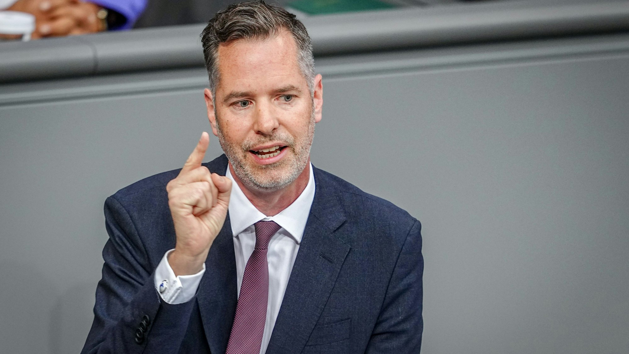Christian Dürr, FDP-Fraktionsvorsitzender, spricht in der Generaldebatte um den Haushalt 2025 im Bundestag.