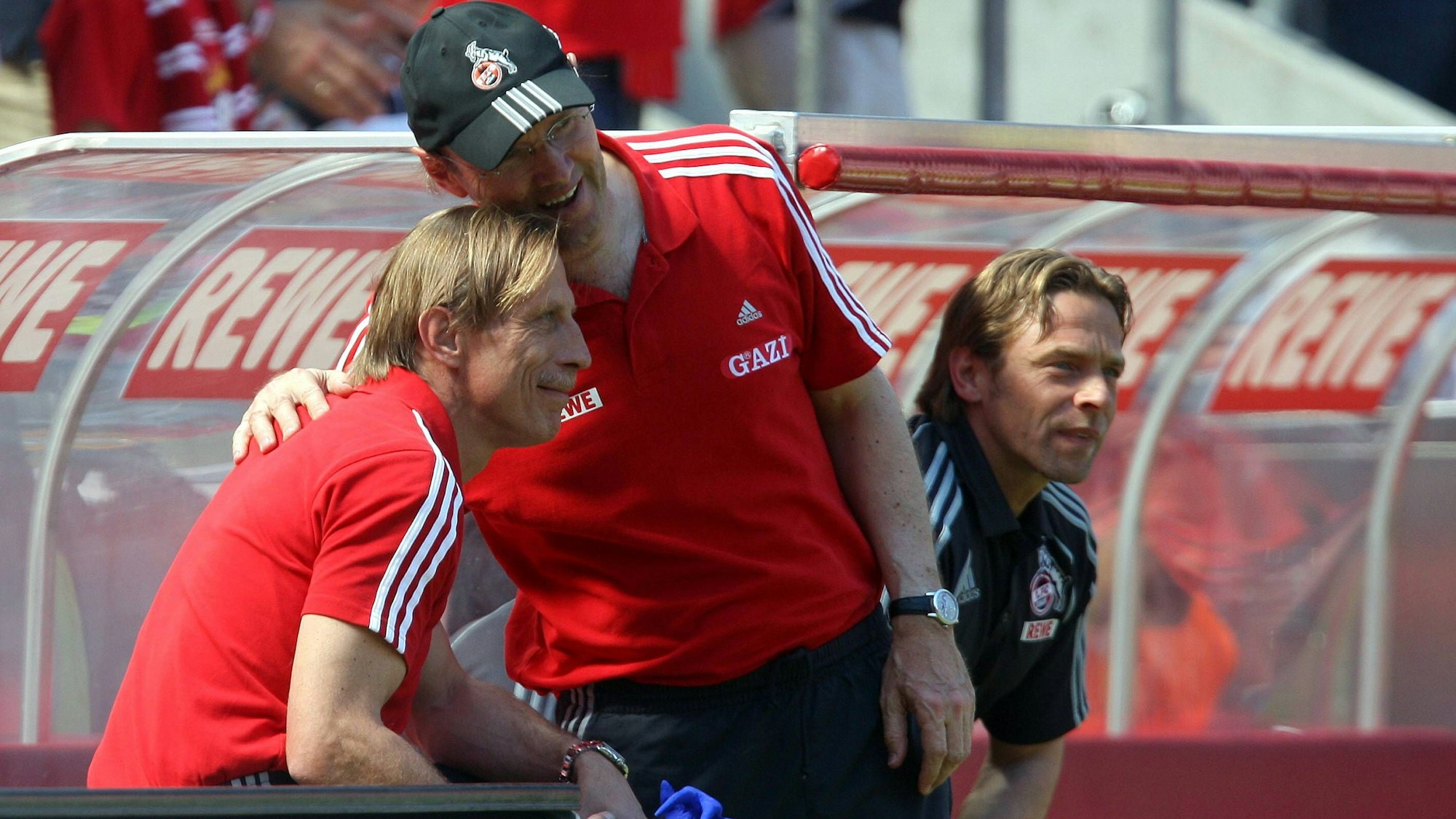 Unzertrennlich an der Seitenlinie: Christoph Daum (l.) und Roland Koch, hier in der Saison 2007/08 beim 1. FC Köln.