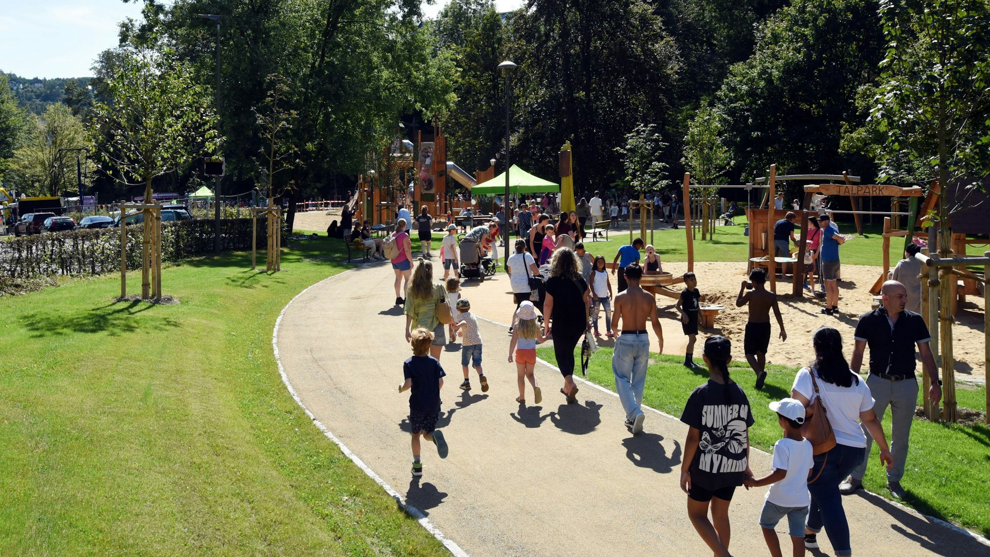 Bild von der Einweihung des neuen Talparks in Bergneustadt