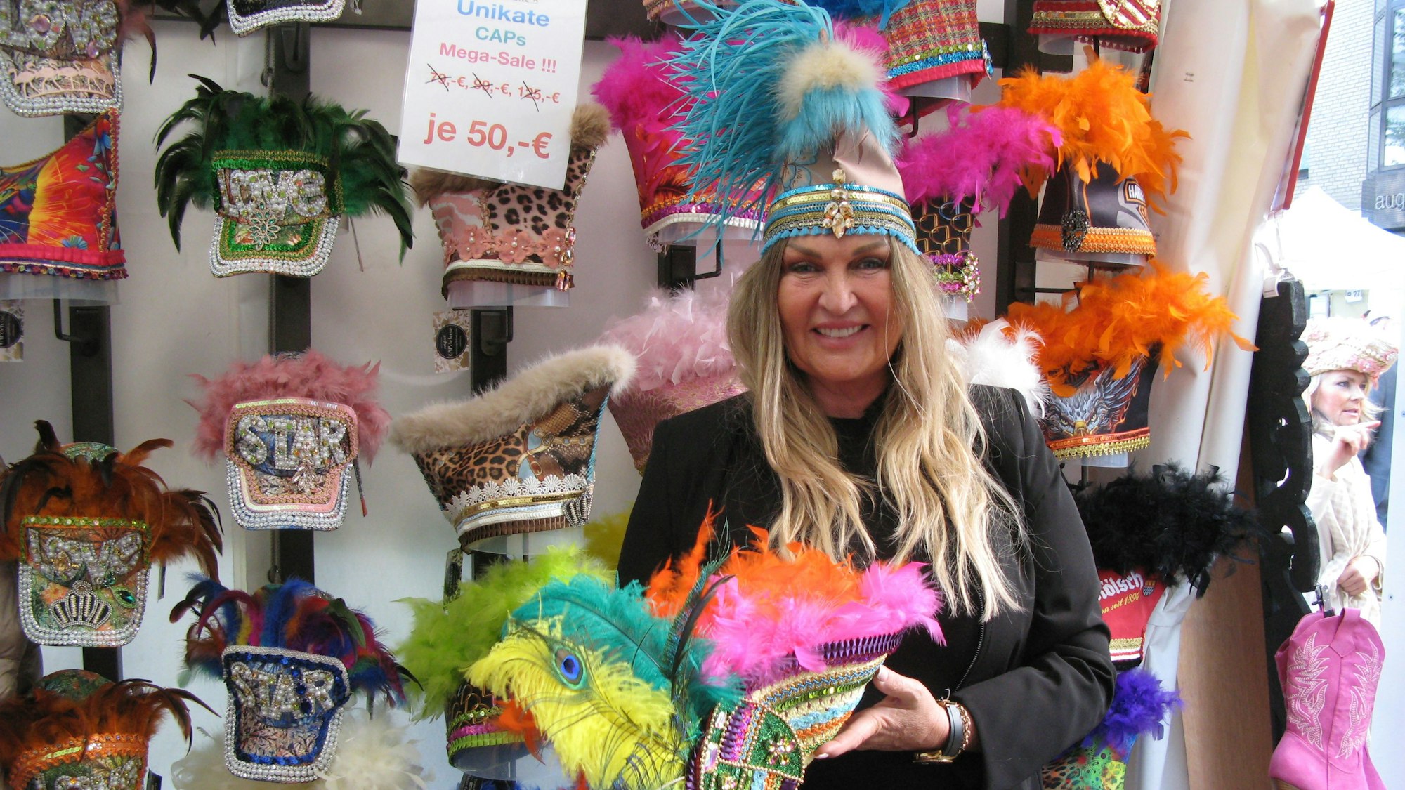 Stadtfest Hennef 2024
Bürgermeister Mario Dahm
Drehorgelspieler Heinrich Schneider
Riesenrad Nessy-Schaukel
Flammlachs
Baseball