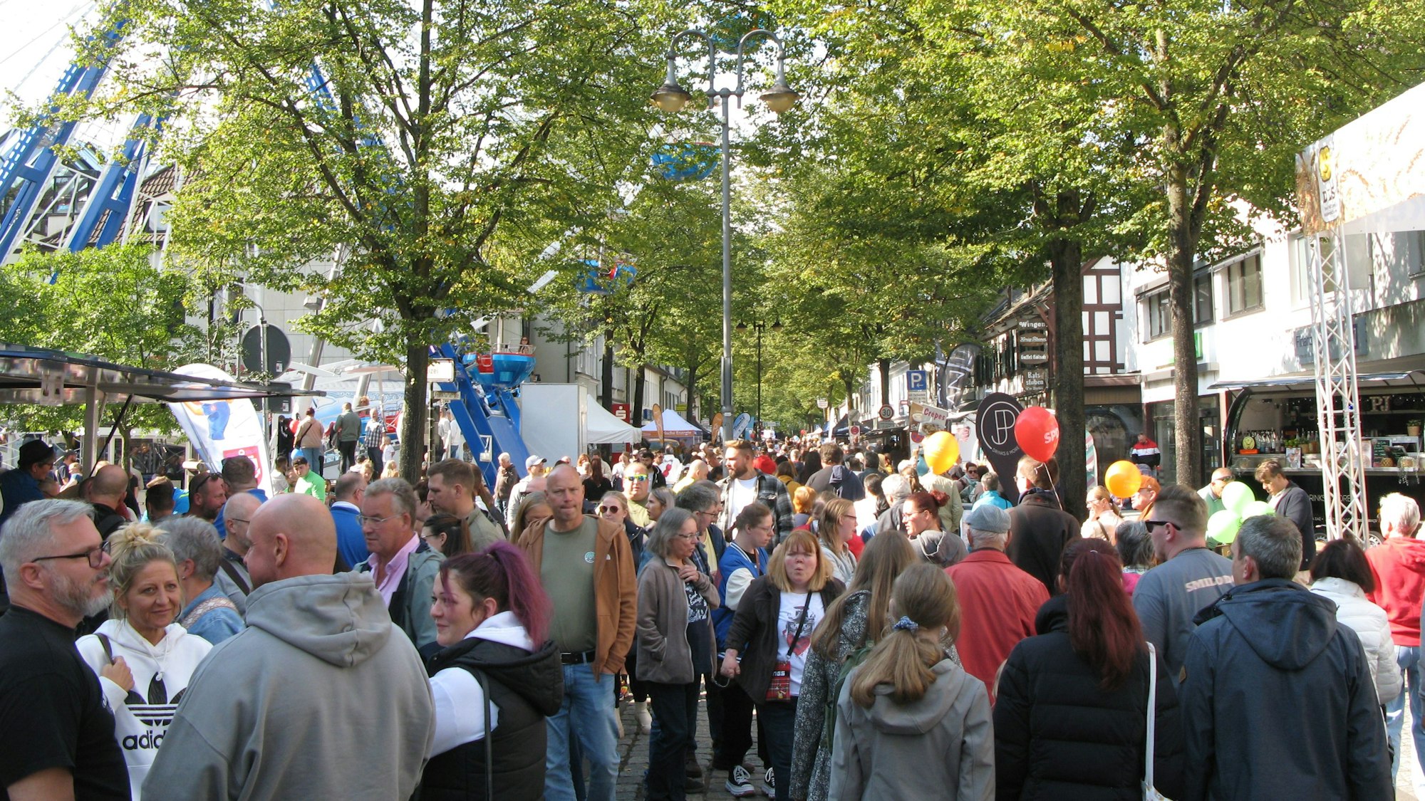 Mit jährlich rund 100.000 Besucherinnen und Besuchern ist das Stadtfest die größte Hennefer Veranstaltung. Hier ein Bild von 2024.