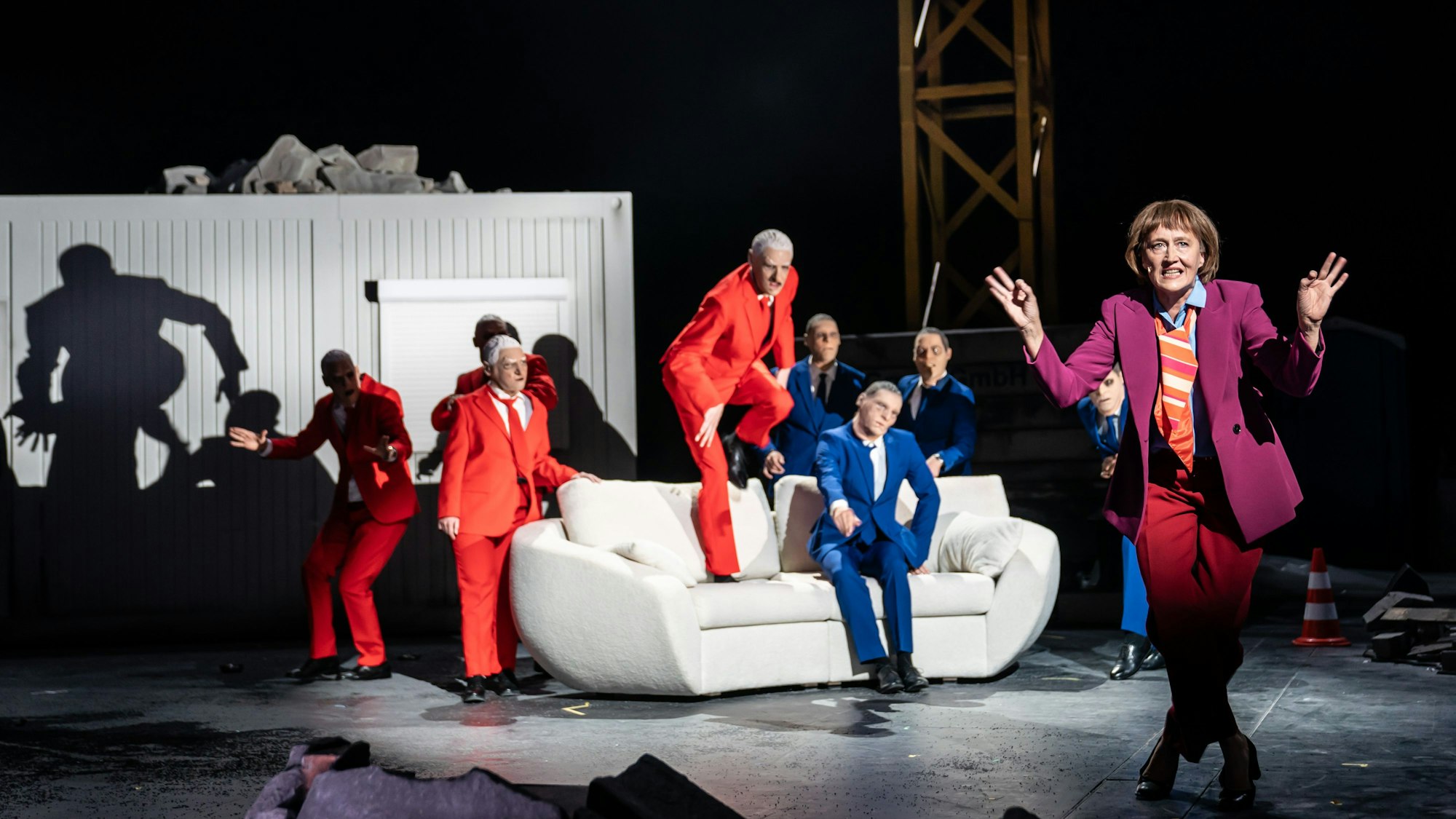 Anja Laïs als Henriette Reker.