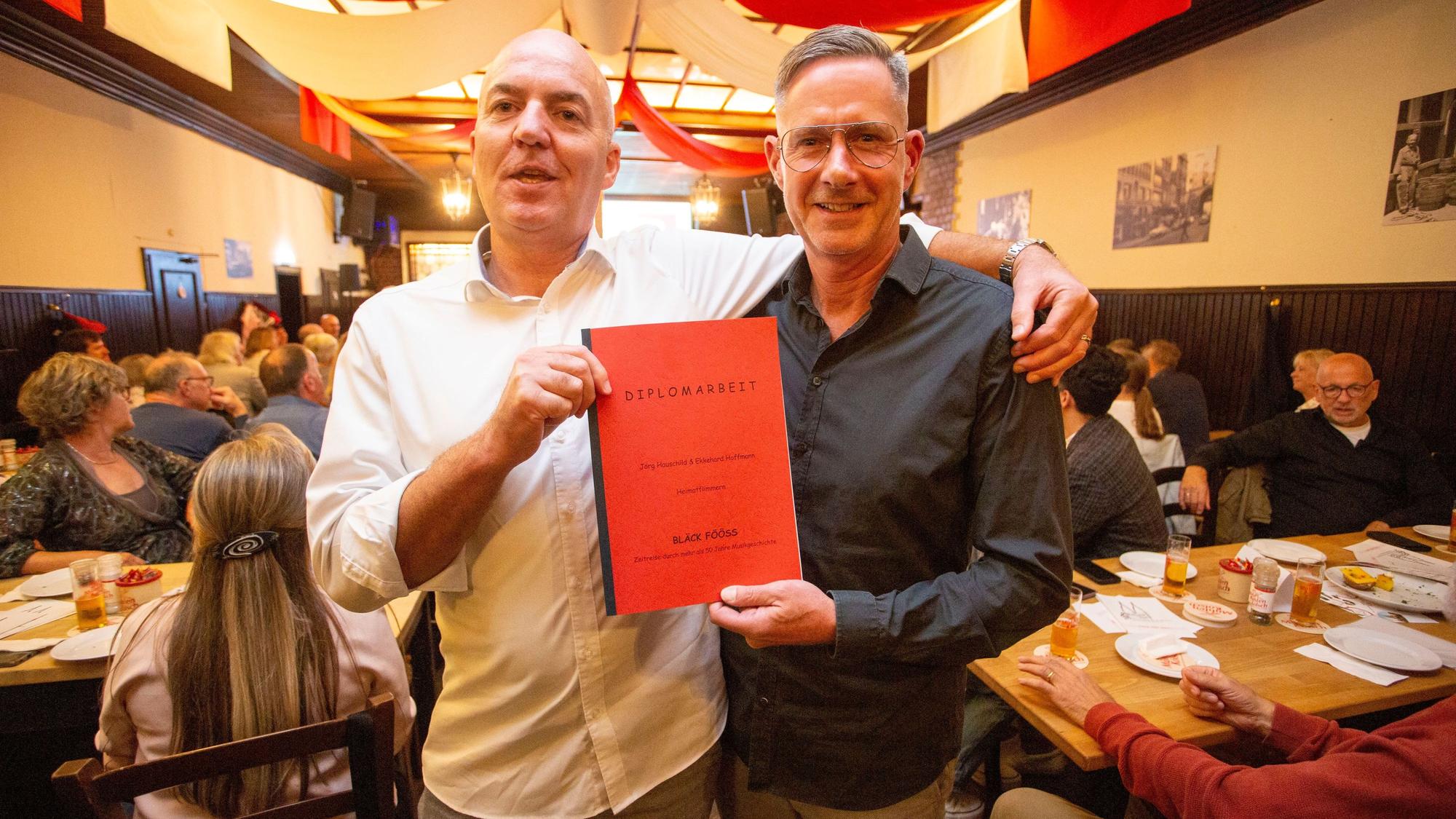 Haben nun das Kölsch-Diplom: Ekkehard Hoffmann (l.) und Jörg Hauschild.