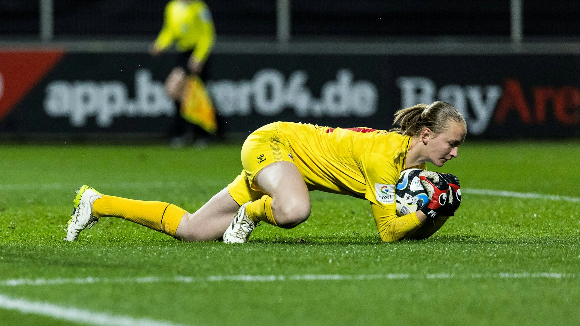 GOOGLE PIXEL Frauen Bundesliga: Bayer 04 Leverkusen - 1. FC Köln 18.03.2024 Paula Hoppe 1. FC Köln, 12 hält einen Torschuss GOOGLE PIXEL Frauen Bundesliga: Bayer 04 Leverkusen - 1. FC Köln, Leverkusen, Ulrich-Haberland-Stadion am 18.03.2024 DFB REGULATIONS PROHIBIT ANY USE OF PHOTOGRAPHS AS IMAGE SEQUENCES AND/OR QUASI-VIDEO. *** GOOGLE PIXEL Frauen Bundesliga Bayer 04 Leverkusen 1 FC Köln 18 03 2024 Paula Hoppe 1 FC Köln, 12 holds a shot on goal GOOGLE PIXEL Frauen Bundesliga Bayer 04 Leverkusen 1 FC Köln, Leverkusen, Ulrich Haberland Stadion am 18 03 2024 DFB REGULATIONS PROHIBIT ANY USE OF PHOTOGRAPHS AS IMAGE SEQUENCES AND OR QUASI VIDEO Copyright: xBEAUTIFULxSPORTS/Wunderlx