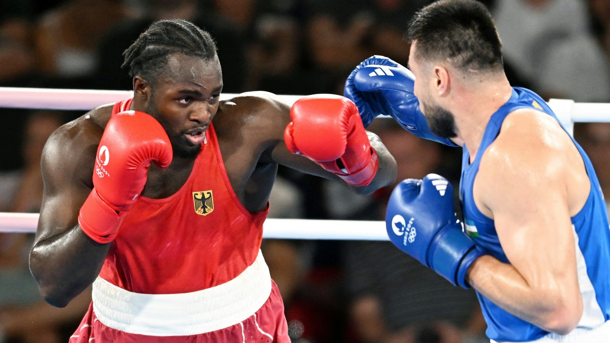 Nelvie Tiafack kämpfte im Halbfinale gegen Bakhodir Jalolov aus Usbekistan.