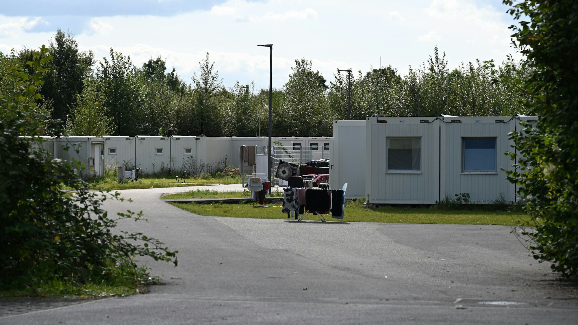 Auf dem Foto sind die Container-Wohnungen der Geflüchteten-Unterkunft in Kerpen-Sindorf zu sehen.