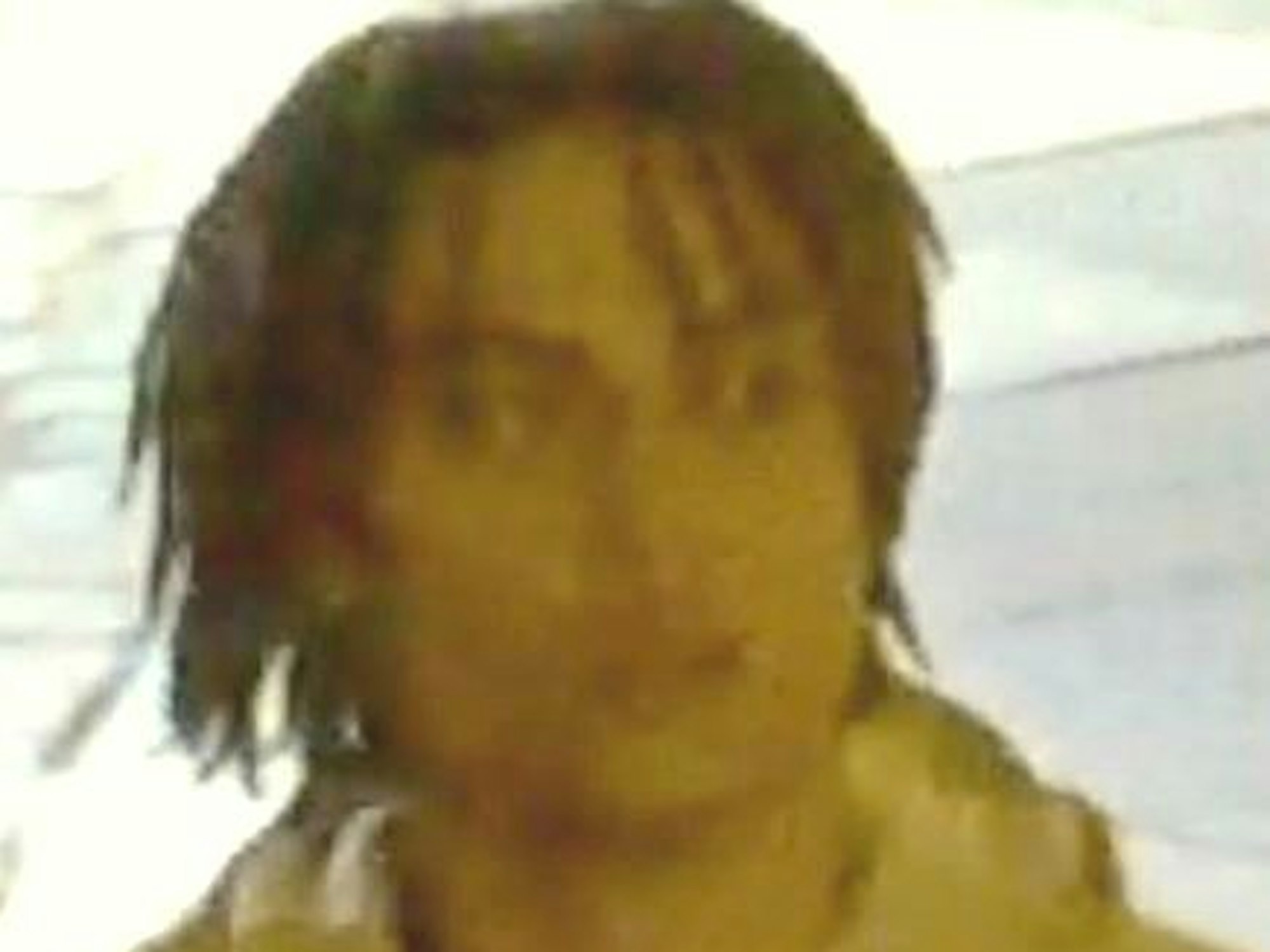 Nach diesen Tatverdächtigen fahndet die Kölner Polizei