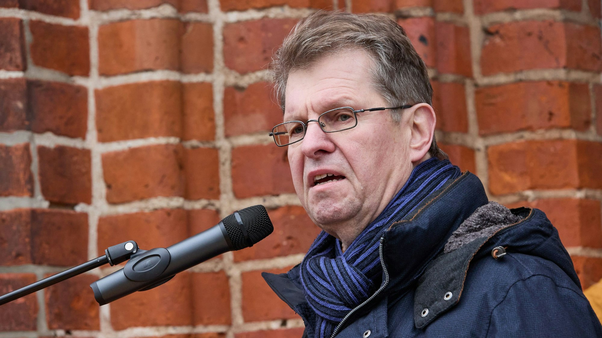 SPD-Politiker Ralf Stegner will bei einer für den 3. Oktober geplanten „Friedensdemonstration“ in Berlin neben Sahra Wagenknecht (BSW) und Peter Gauweiler (CSU) als Redner auftreten. (Archivbild)