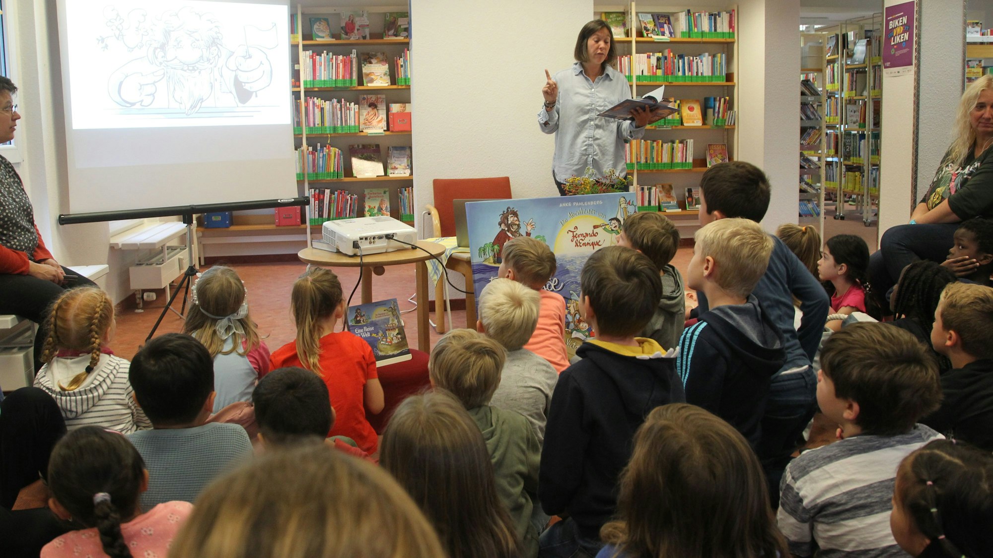 Kinderlesung in der Bücherei in Seelscheid mit der Siegburgerin Anke Pahlenberg