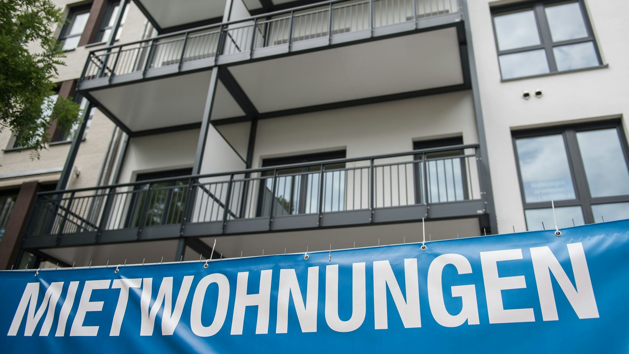 In Köln und anderen Städten des Westens haben die Mieten weiter angezogen.