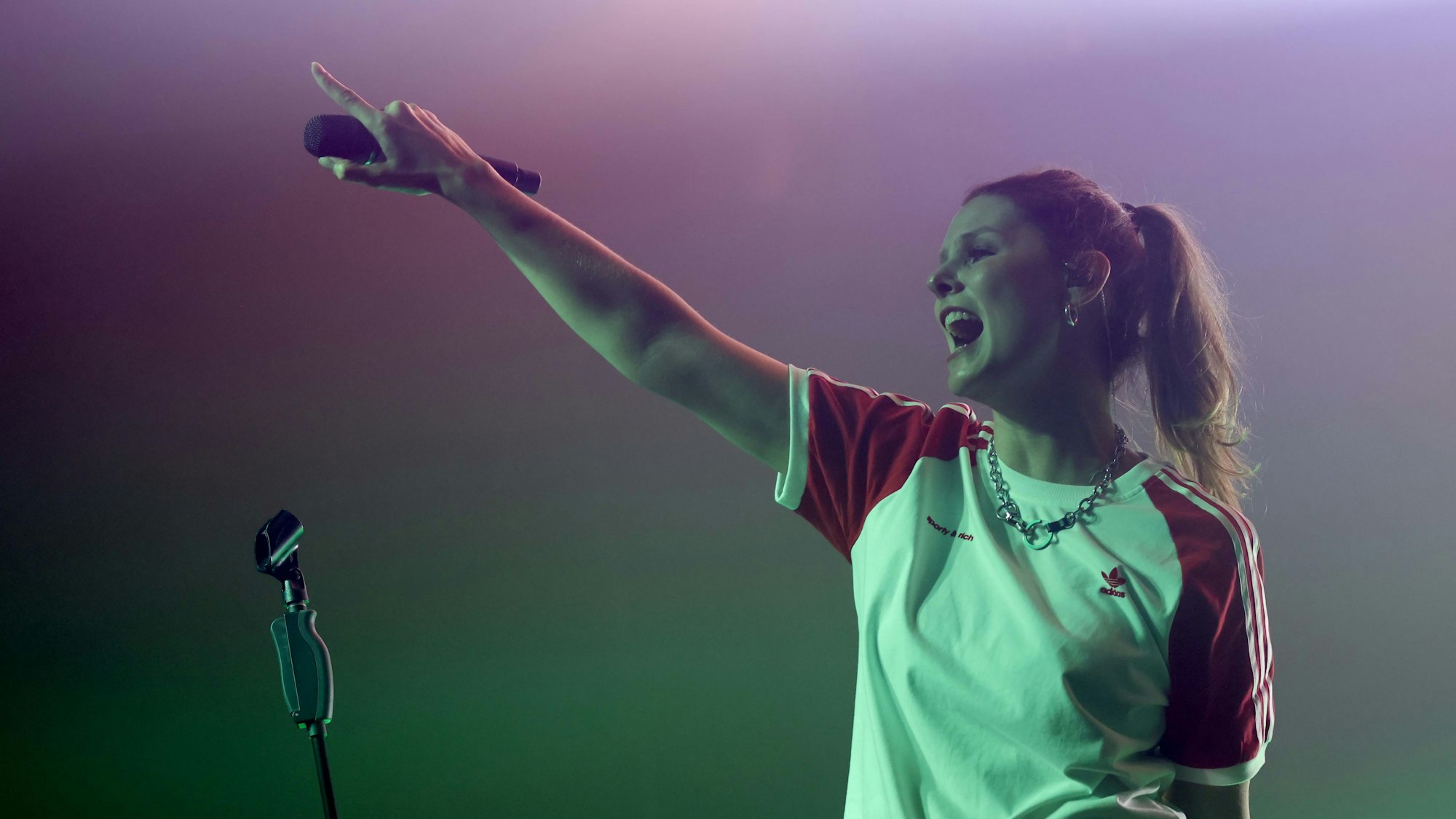 Sängerin Eva Briegel und ihre Band Juli liefertn Köln einen gefühlvollen Abend im Carlswerk Victoria.