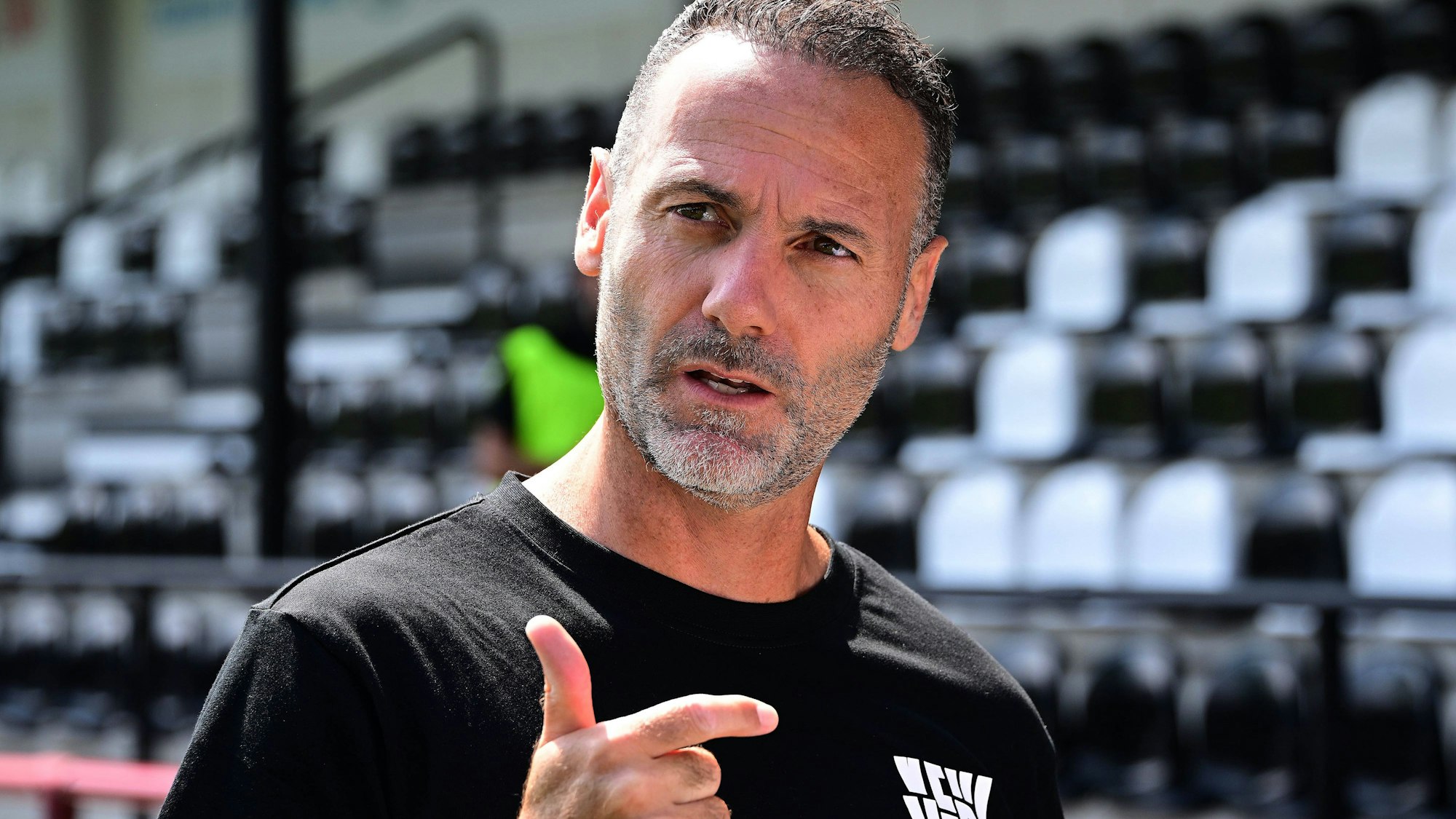 03-08-2024 / pmk / NH121180 Fussball/Herren 3.Liga Saison 2024/2025 Sportclub-Arena /Verl SC Verl - SV Wehen Wiesbaden Alexander ENDE -Trainer- Verl *** 03 08 2024 pmk NH121180 Soccer Men 3 League Season 2024 2025 Sportclub Arena Verl SC Verl SV Wehen Wiesbaden Alexander ENDE Coach Verl