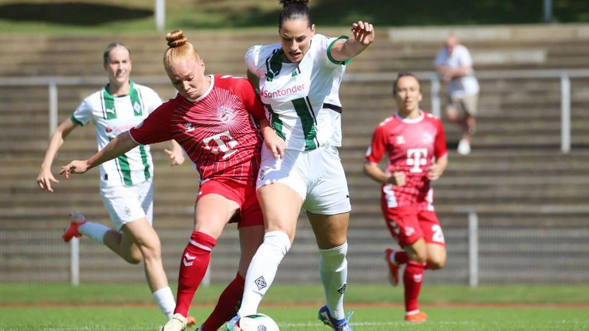 Mönchengladbach, Deutschland 08. September 2024: DFB Pokal - Frauen - 2024/2025 - Borussia Mönchengladbach vs. 1. FC Köln Im Bild: v. li. im Zweikampf Flaka Aslanaj Borussia Mönchengladbach und Laura Vogt 1. FC Köln /// DFB regulations prohibit any use of photographs as image sequences and/or quasi-video /// Grenzlandstadion Nordrhein Westfalen *** Mönchengladbach, Germany 08 September 2024 DFB Pokal Women 2024 2025 Borussia Mönchengladbach vs 1 FC Köln In the picture from left in duel Flaka Aslanaj Borussia Mönchengladbach and Laura Vogt 1 FC Köln DFB regulations prohibit any use of photographs as image sequences and or quasi video Grenzlandstadion Nordrhein Westfalen Copyright: xFotostandx/xVanxderxVeldenx
