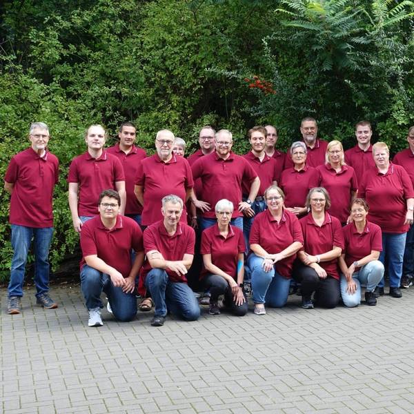 Ein Gruppenbild der Musiker.