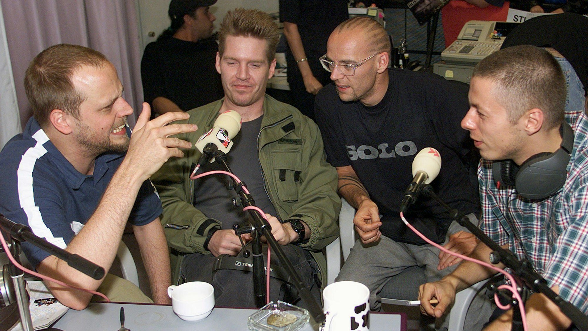 Die Fantastischen Vier Ende der Neunziger in einem Radiostudio in Stuttgart, der Heimatstadt der Gruppe.