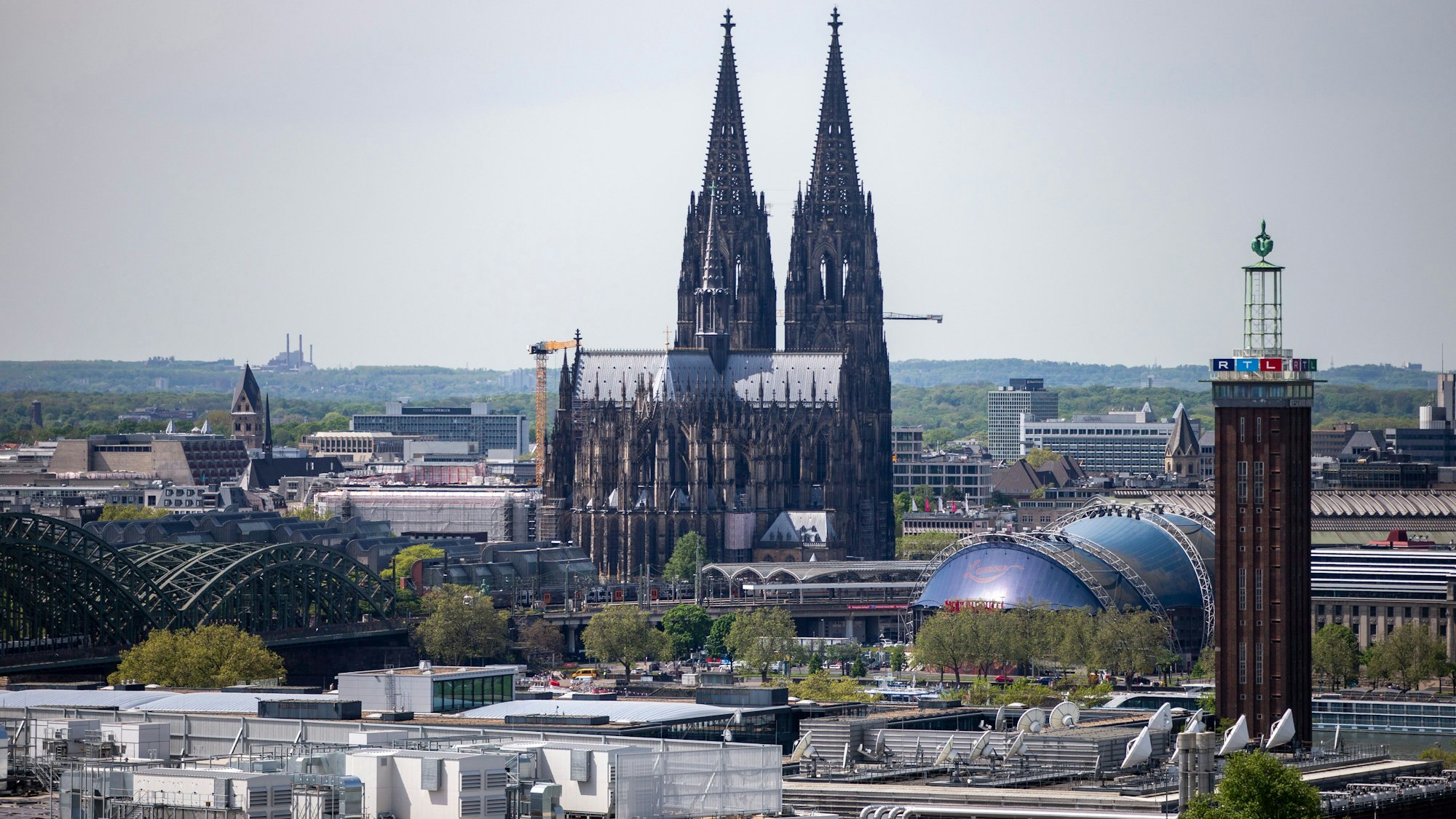 Der Dom im Stadtpanorama: Kölns Bevölkerung wächst weiter.