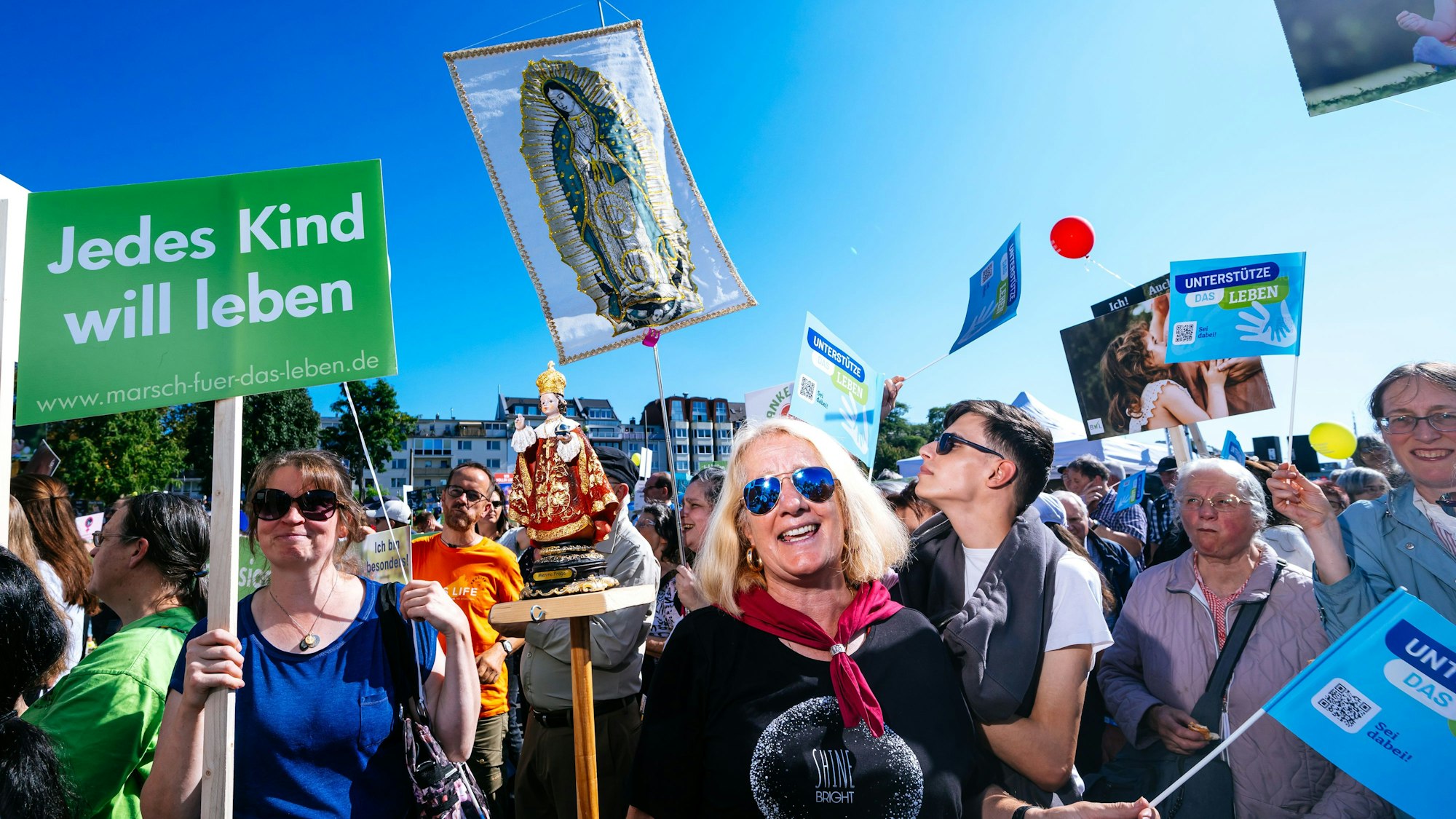 Über die Severinsbrücke zogen die Demonstranten.