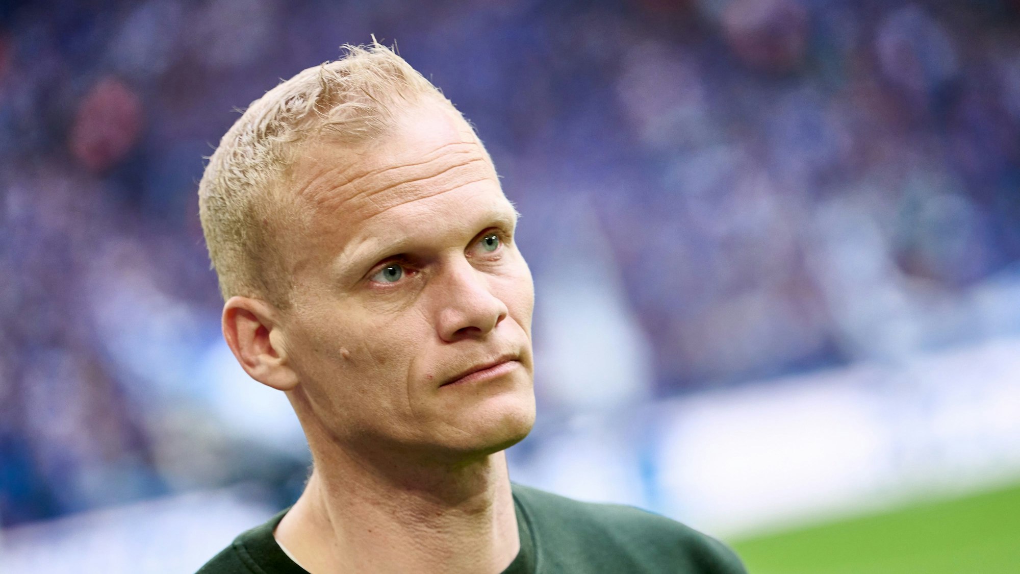 31. Spieltag in der Veltins Arena. Schalkes Trainer Karel Geraerts vor dem Spiel