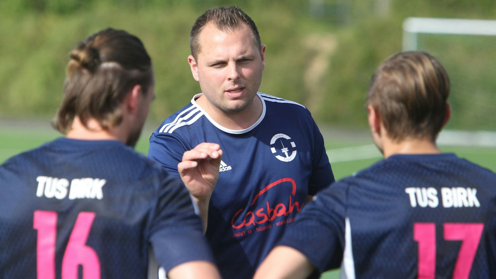 Coach Sebastian Hunjet vom TuS Birk.