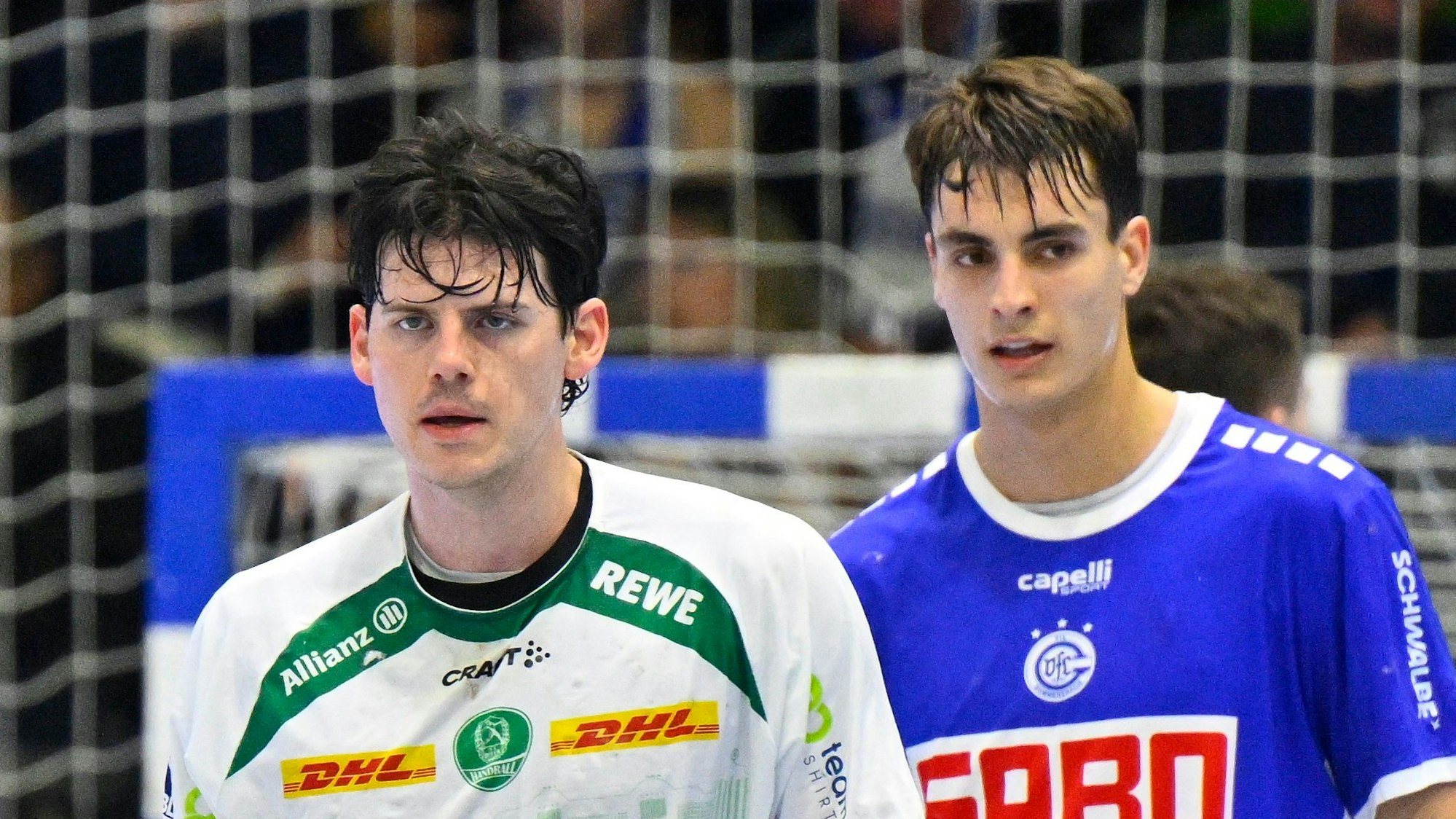 VfL-Kapitän Julian Köster, hier mit Leipzigs Abwehrspieler Simon Ernst