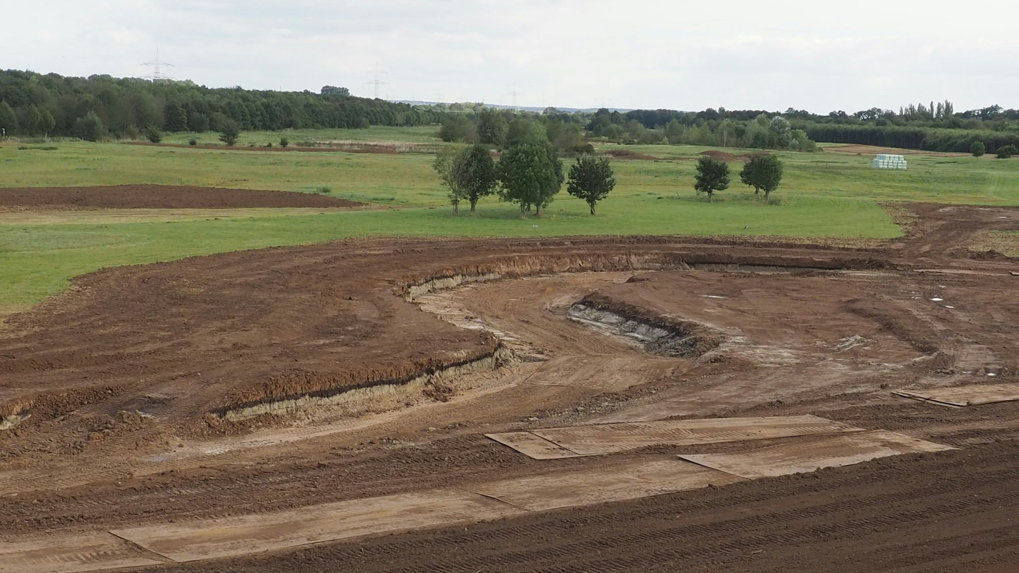 Zu sehen ist der neue Lauf eines Flusses.