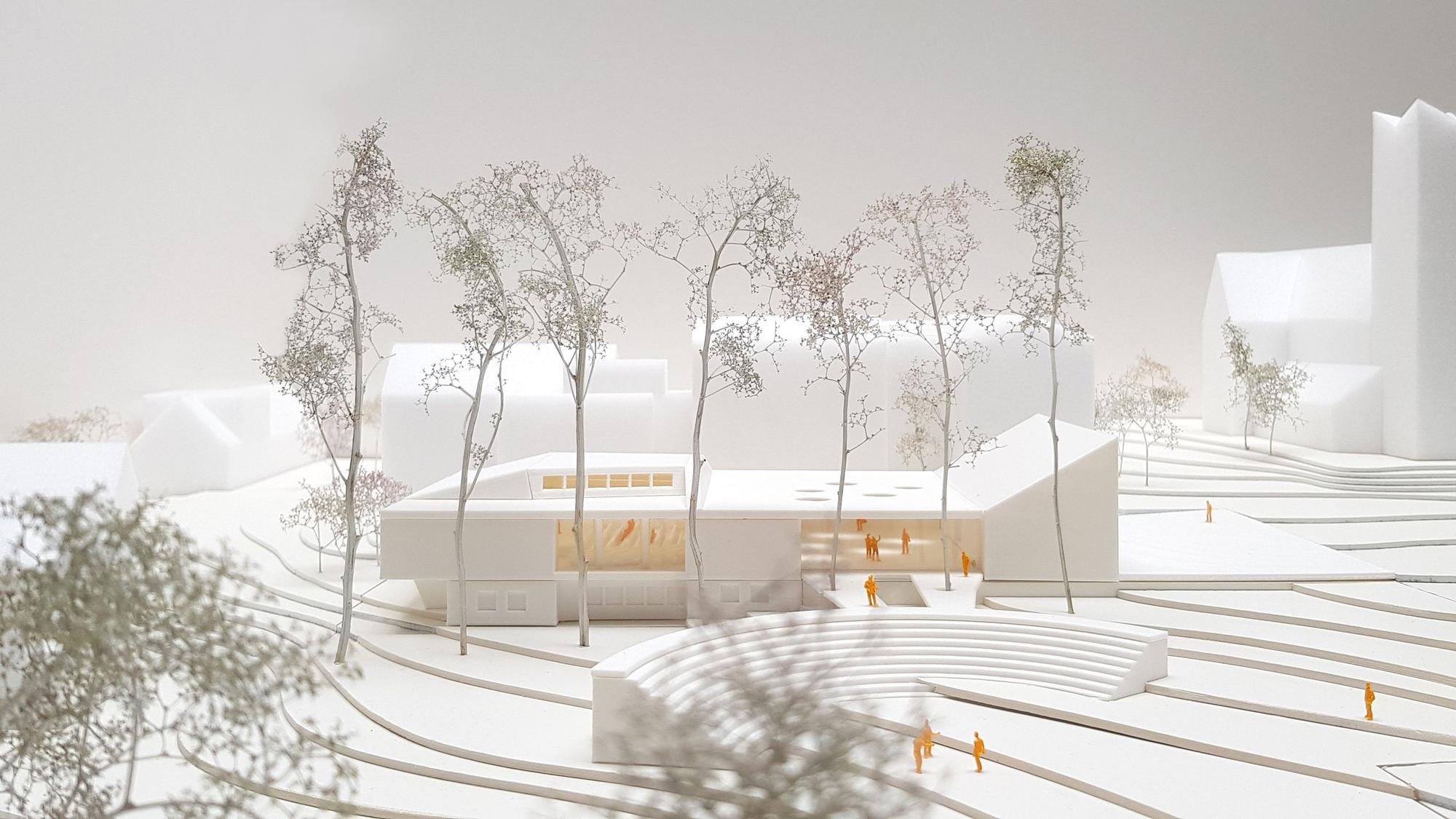 Architektenmodell des neuen Burscheider Kulturforums mit Luchtenberg-Richartz-Park im Vordergrund