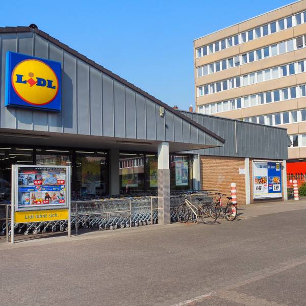 Wo heute der Lidl-Mark am Höninger Weg in Zollstock steht, sollen in den nächsten Jahren Wohnungen errichtet werden. Auch ein oder mehrere Lebensmittelmärkte sind geplant.