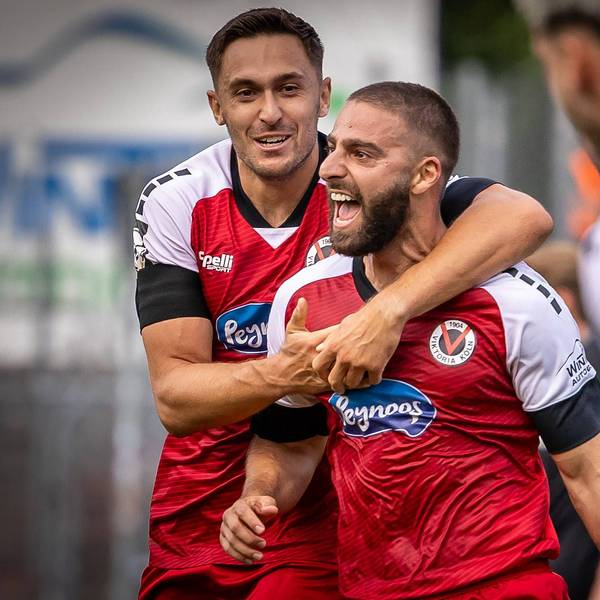 3. Liga: FC Viktoria Köln - SC Verl, 22.09.2024 Jubel über das Tor zum 1:1 durch Serhat-Semih Güler FC Viktoria Köln, 30 Köln, 22.09.2024, 6. Spieltag der 3. Fußball-Liga, FC Viktoria Köln - SC Verl im Sportpark Hoehenberg in Köln. Die DFL-Bestimmungen verbieten die Verwendung von Fotografien als Bildsequenzen und / oder Quasi-Videos. *** 3 Liga FC Viktoria Köln SC Verl, 22 09 2024 Cheering about the goal to 1 1 by Serhat Semih Güler FC Viktoria Köln, 30 Köln, 22 09 2024, 6 matchday of the 3 soccer league, FC Viktoria Köln SC Verl at Sportpark Hoehenberg in Cologne The DFL regulations prohibit the use of photographs as image sequences and or quasi videos Copyright: xBEAUTIFULxSPORTS/LeahxKohringx