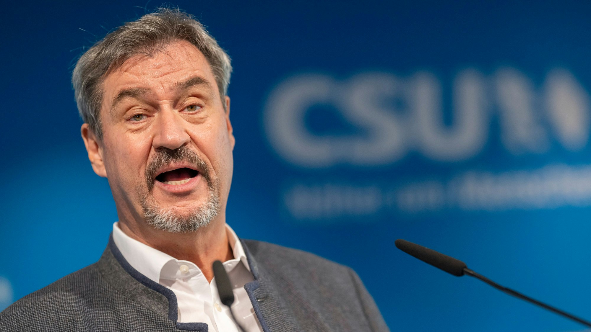 Markus Söder, Vorsitzender der CSU, nimmt nach der Sitzung des CSU-Vorstand an einer Pressekonferenz ins der Landesleitung der Partei teil.