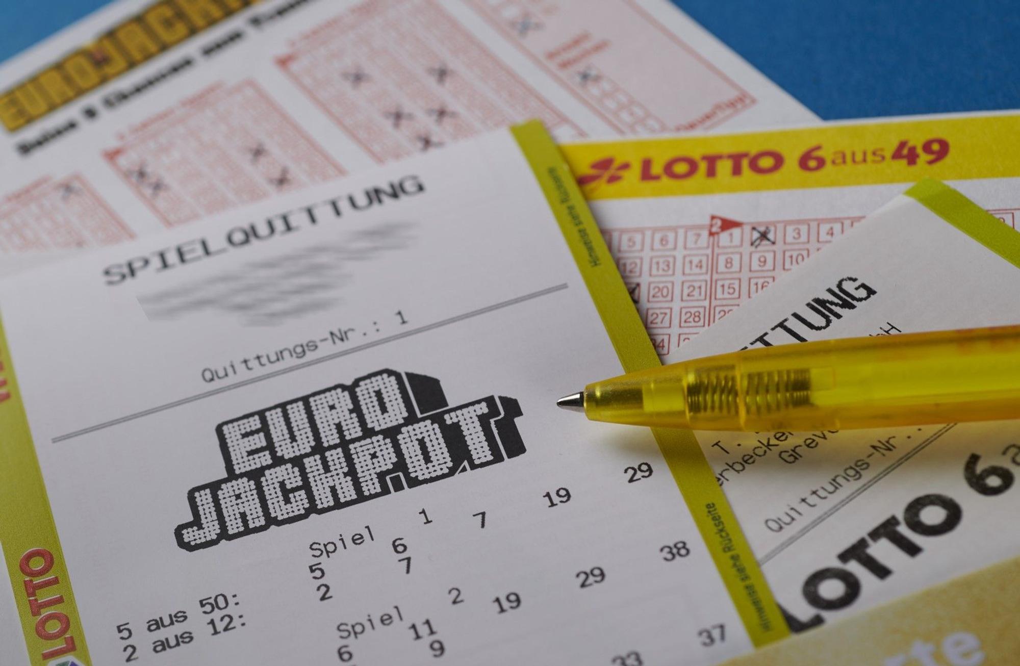 Großes Glück dank Eurojackpot und LOTTO 6aus49. Bei beiden Lotterien wurden vergangenes Wochenende Hochgewinne erzielt.