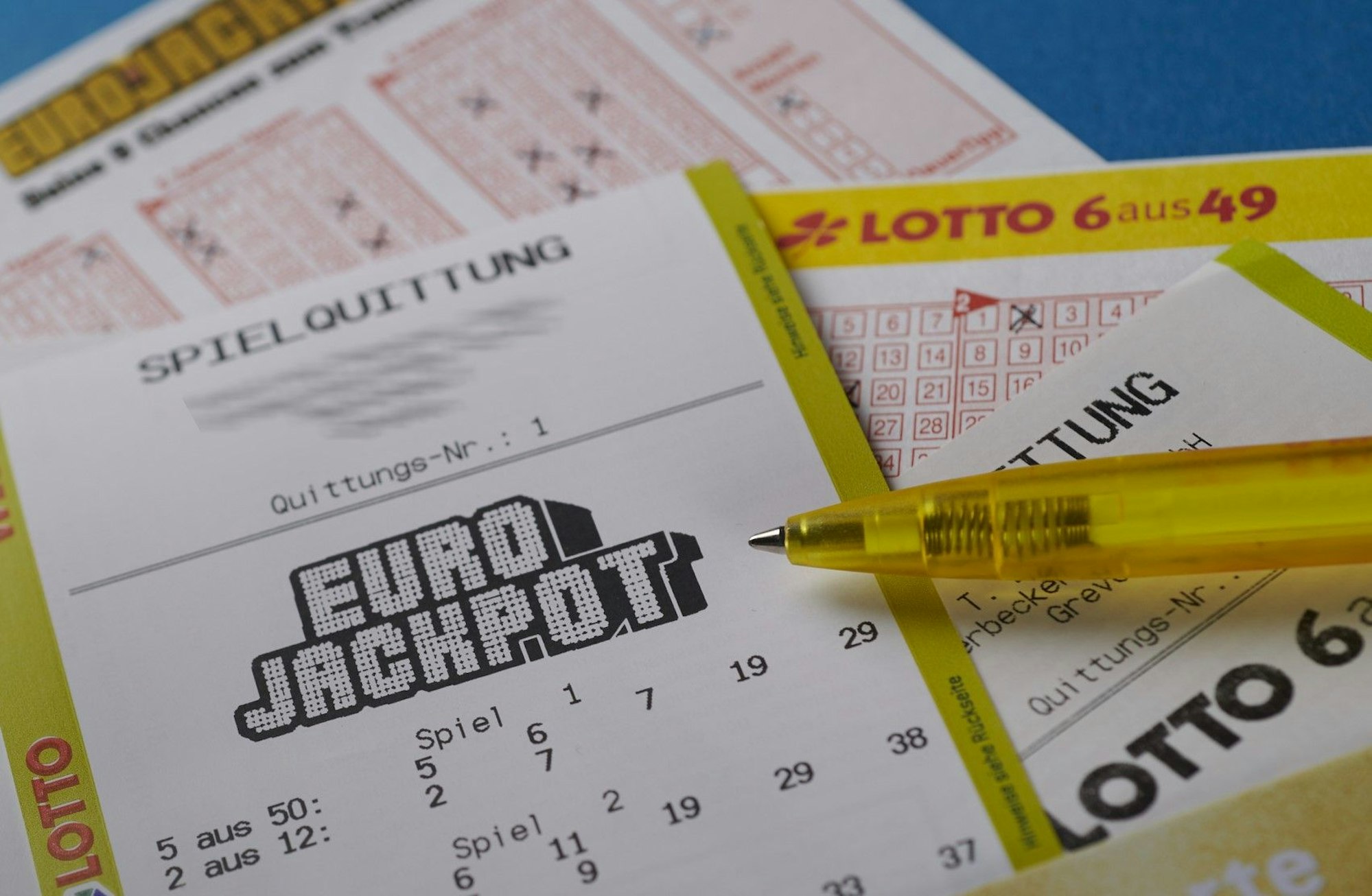 Großes Glück dank Eurojackpot und LOTTO 6aus49. Bei beiden Lotterien wurden vergangenes Wochenende Hochgewinne erzielt.
