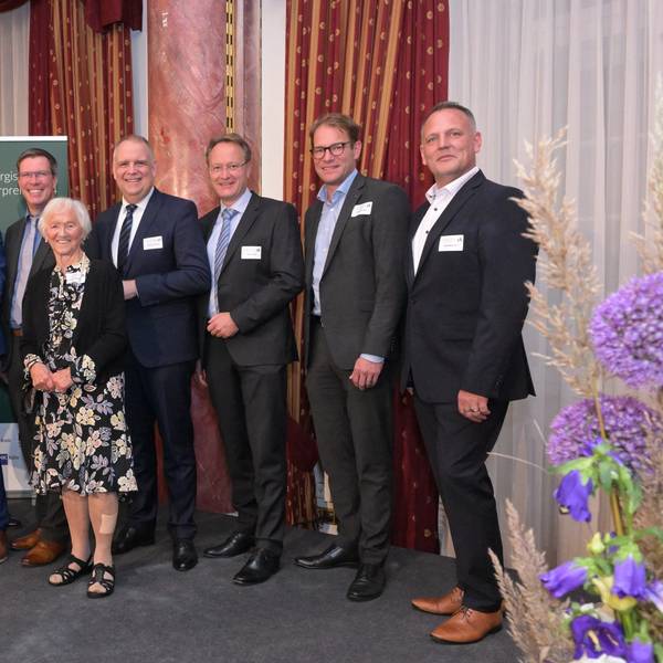 Familie Hamacher bekam den Preis von der Jury des Rheinisch-Bergischen Unternehmerpreises überreicht.