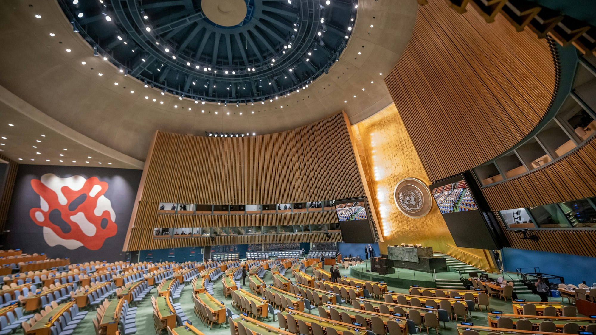 24.09.2024, USA, New York: Übersicht der Halle der Generalversammlung vor Beginn der 79. Generaldebatte der UN-Vollversammlung.
