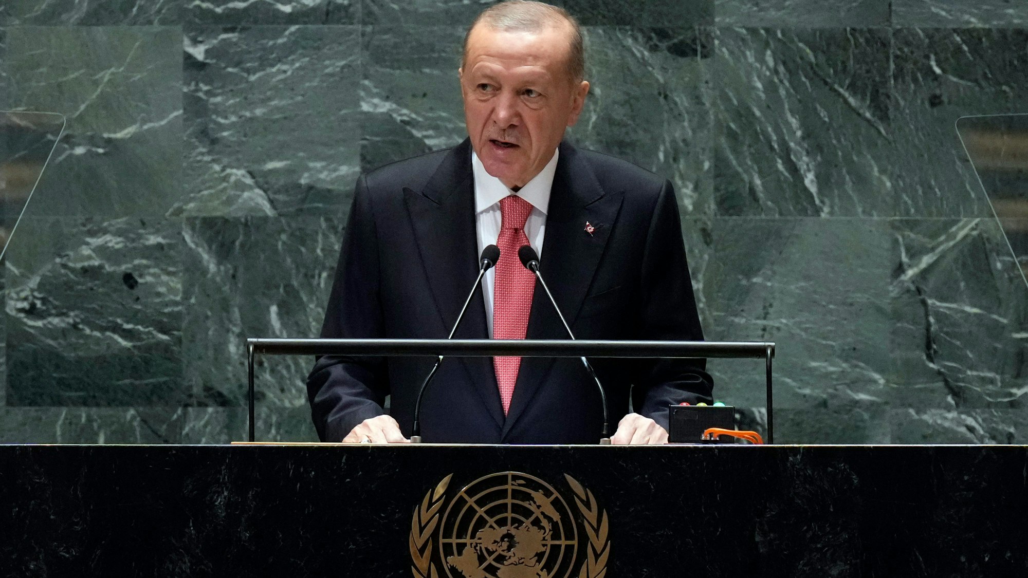 Der türkische Präsident Recep Tayyip Erdogan spricht auf der 79. Sitzung der Generalversammlung der Vereinten Nationen im UN-Hauptquartier.