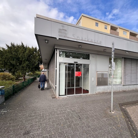 Fotos von der geschlossenen Sparkasse Eil.