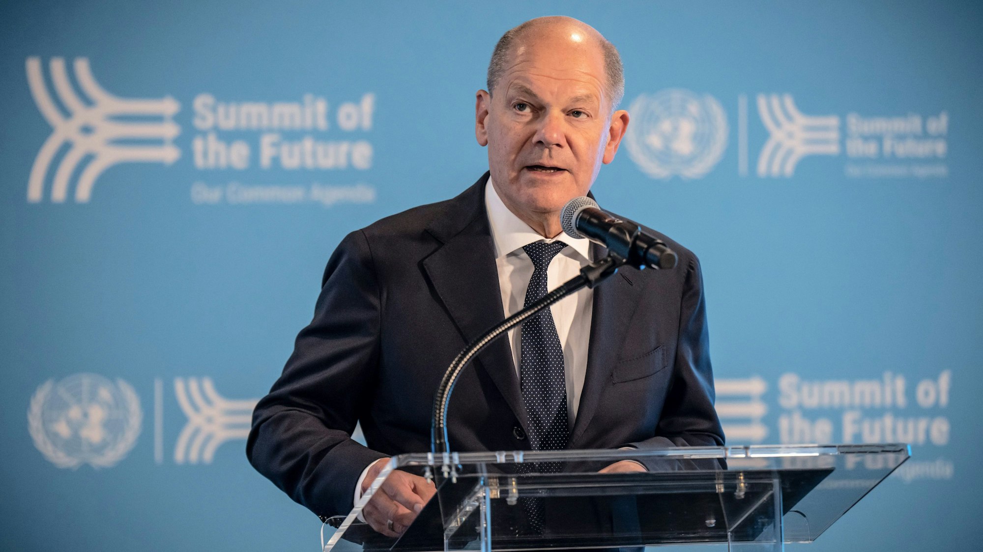 Bundeskanzler Olaf Scholz (SPD) spricht beim Empfang aus Anlass des Zukunftsgipfels vor Beginn der 79. Generaldebatte der UN-Vollversammlung in New York City, USA.