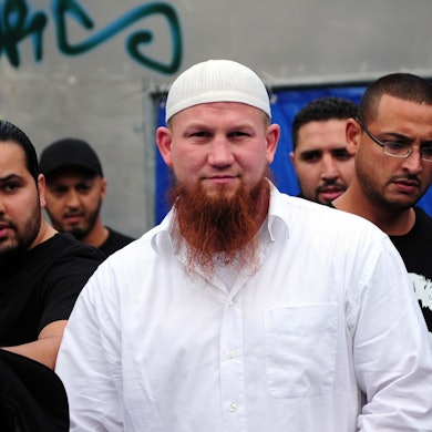 Das Foto zeigt Pierre Vogel 2013 bei einer Demonstration in der Innenstadt von Frankfurt am Main.