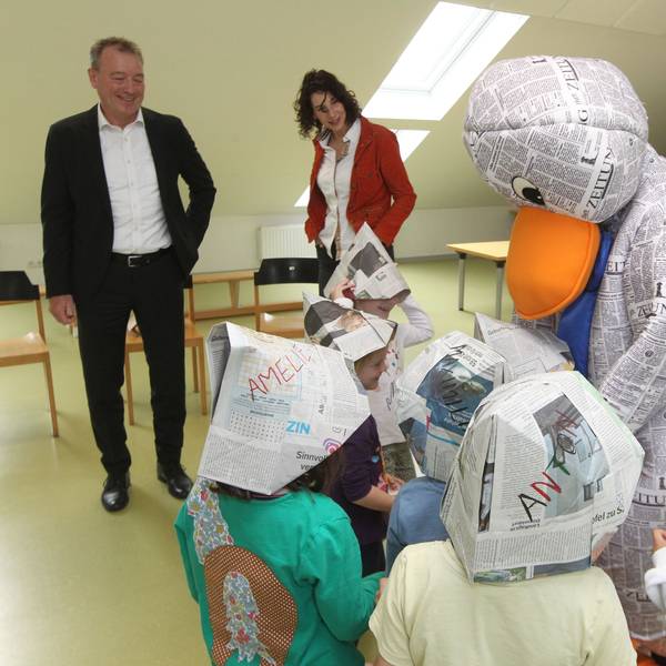 Die Vorschulkinder der Kindertagesstätte St. Monika aus Sieglar begrüßten die Zeitungsente.