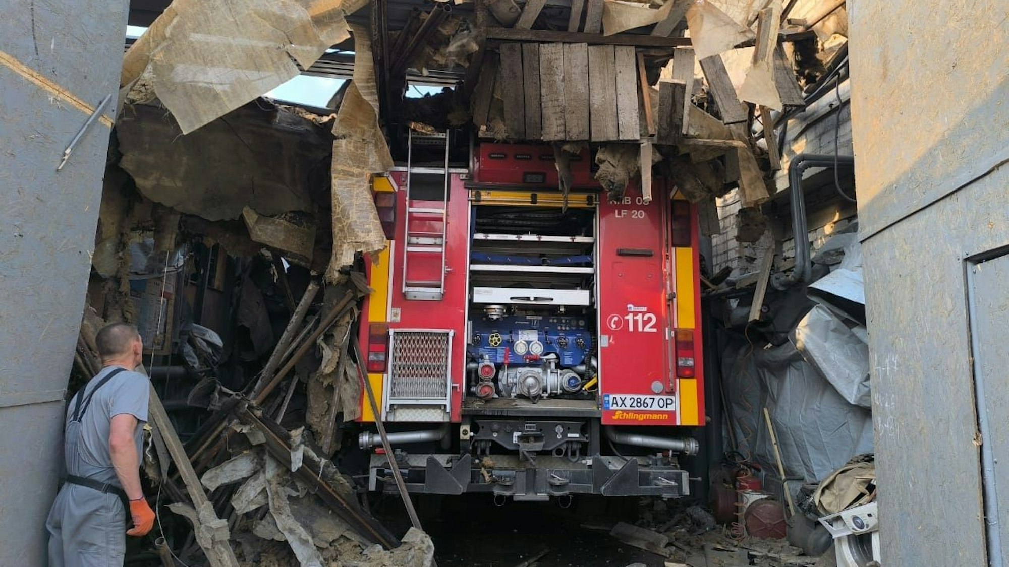 Feuerwehrwagen aus Rheinbach in der Ukraine beschädigt.