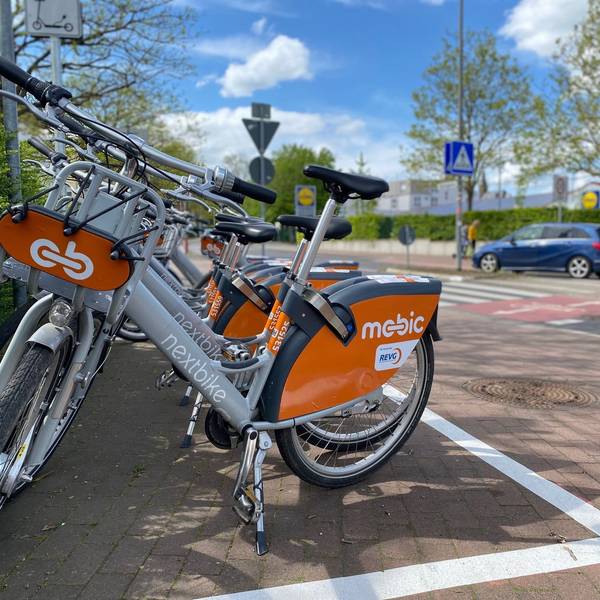 Zu sehen sind Mobic-Leihräder.