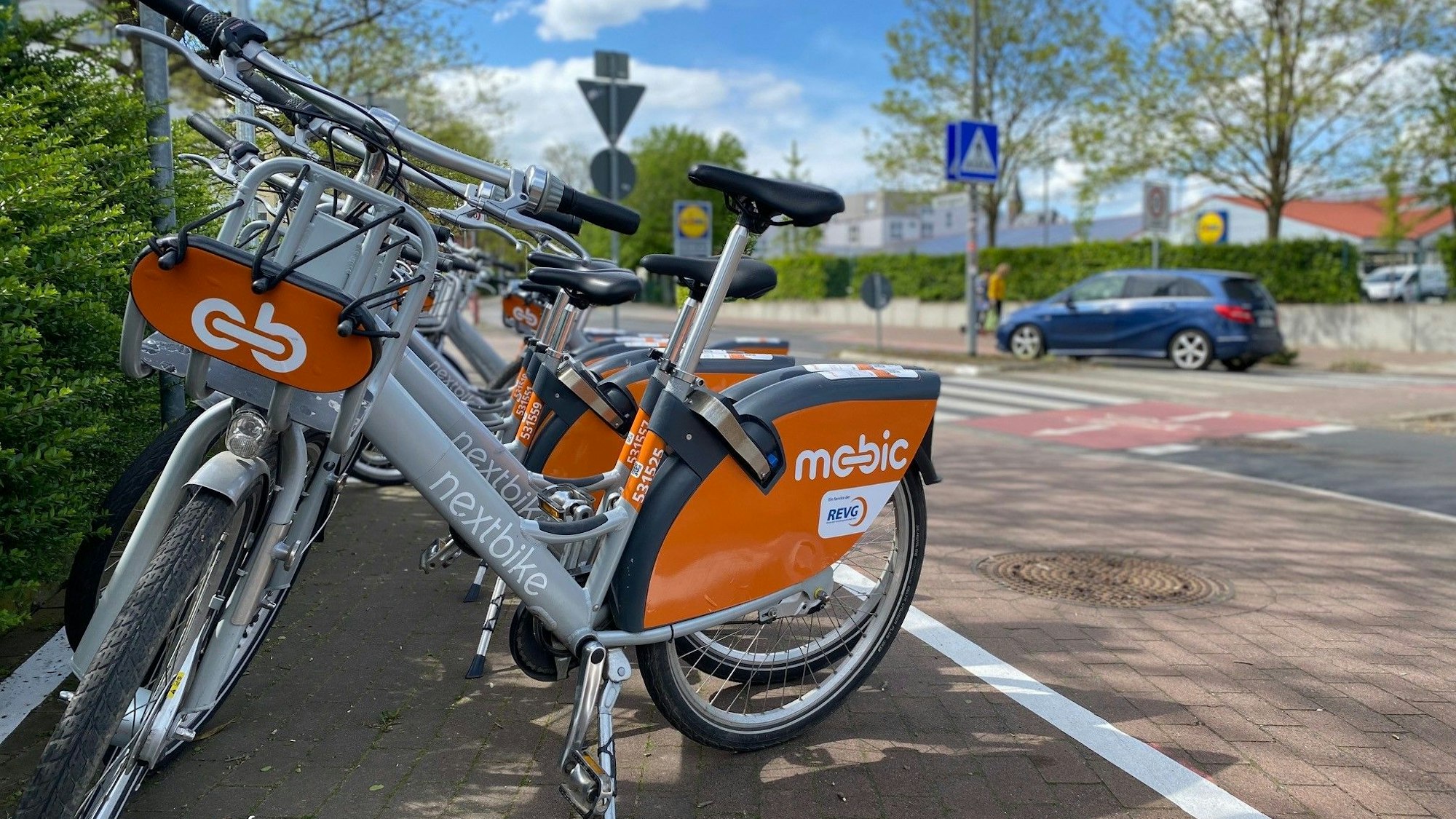 Zu sehen sind Mobic-Leihräder.