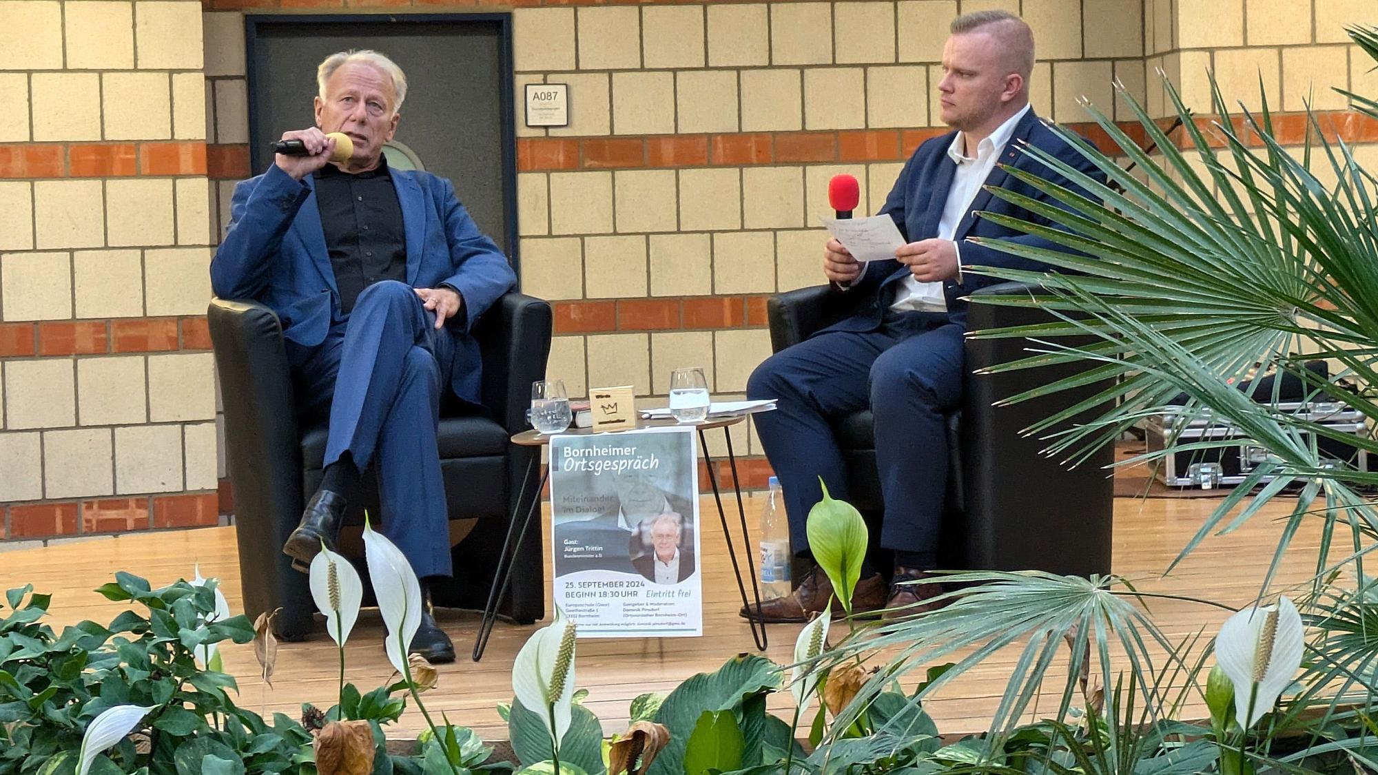 Jürgen Trittin (l.) zu Gast beim 15. Bornheimer Ortsgespräch mit Dominik Pinsdorf.