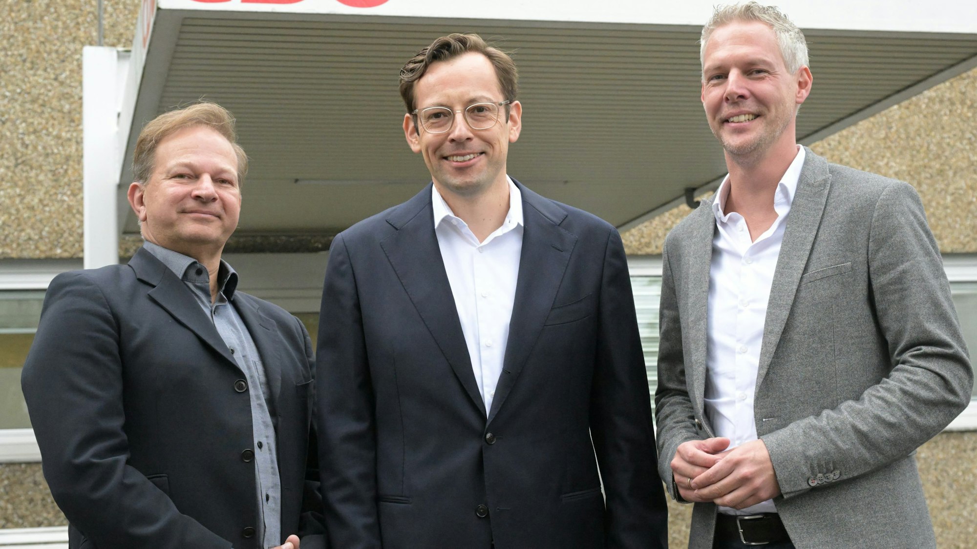 Bürgermeisterkandidat Alexander Felsch (mitte) mit dem FDP-Parteivorsitzendem Christian Kunze (links) und dem CDU-Parteivorsitzdendem Thomas Hartmann.