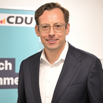 Im CDU-Center in Bergisch Gladbach stellt sich der designierte Bürgermeisterkandidaten Alexander Felsch vor