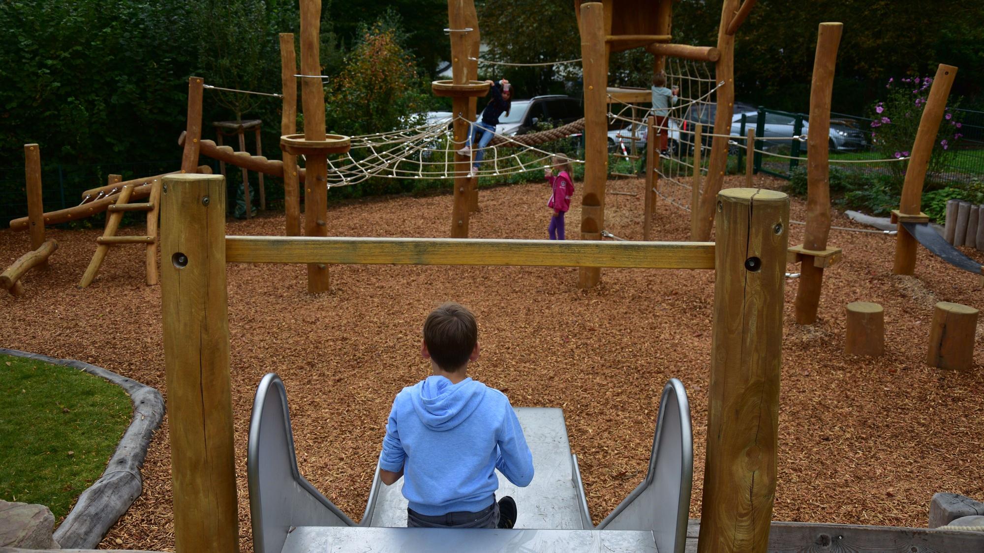 Der Spielplatz an der OGS in der Schulstraßein Much wurde neu gestaltet
